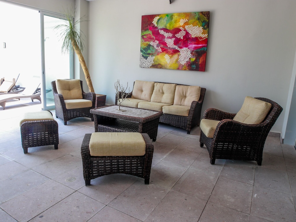 Casabella Art/Boutique Hotel 44/70
