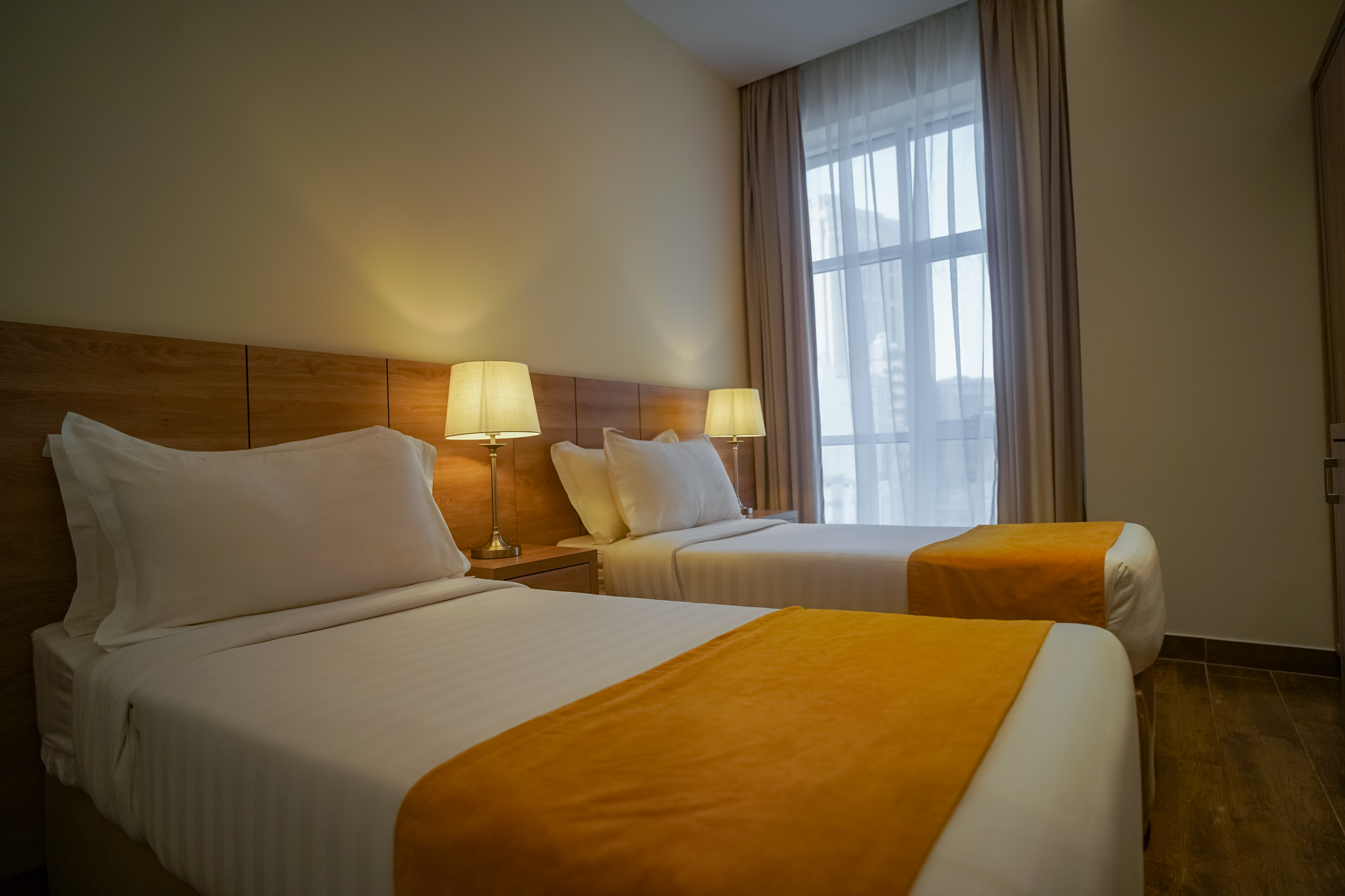 ROOM, DOUBLE BED