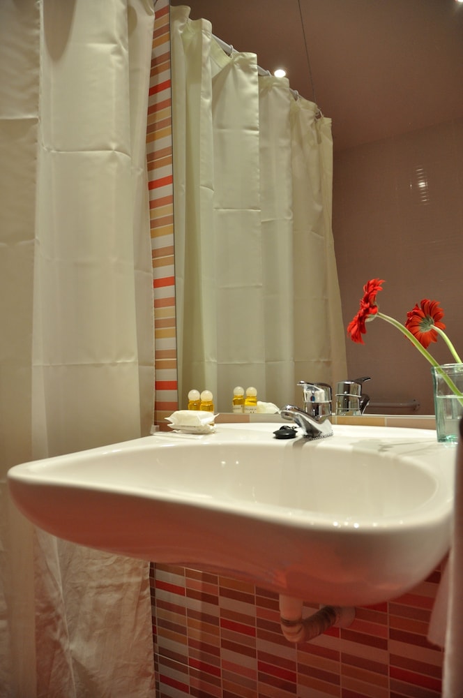 Hostal Ballesta 10/69