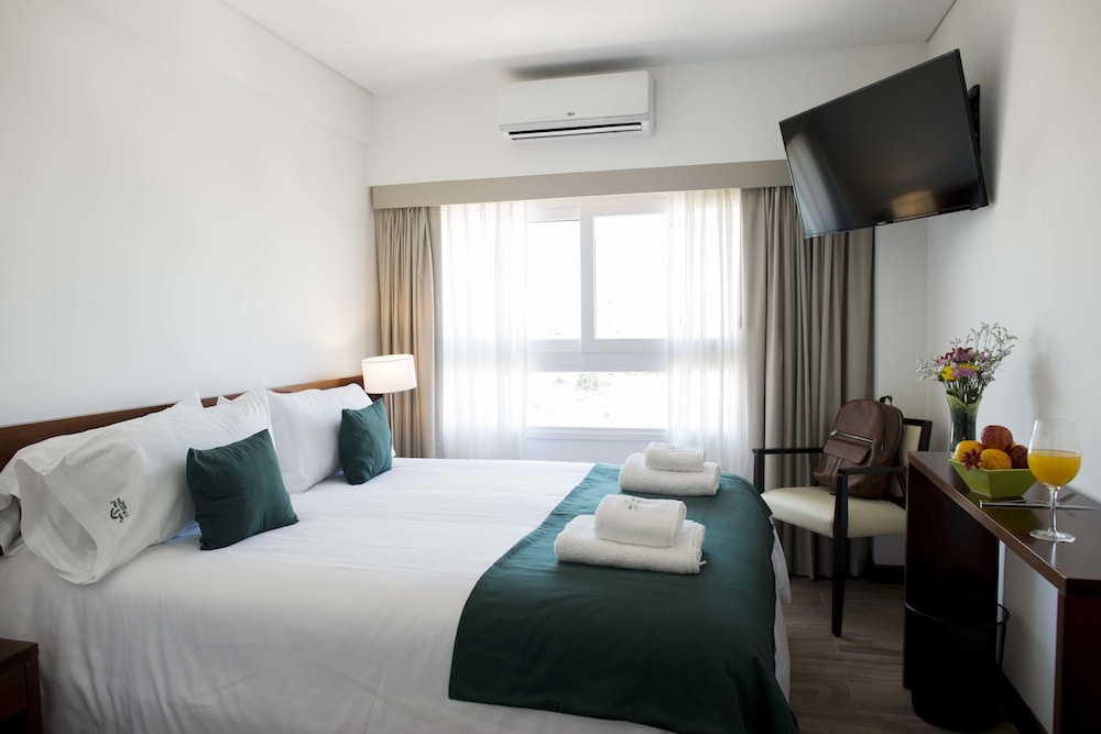 Hotel 6 De Octubre 15/47