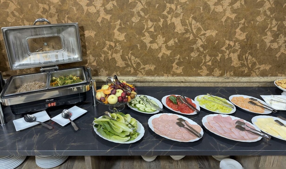 YEREVAN DELUXE HOTEL 55/61