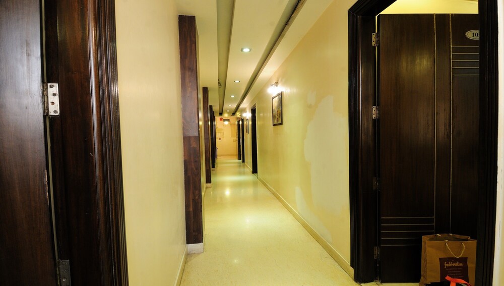 Hotel Aman International 31/67
