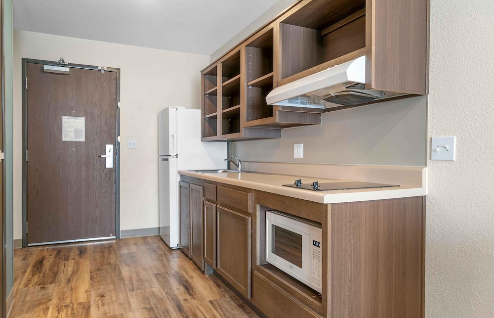 Extended Stay America Suites - Detroit - Rochester Hills 30/30