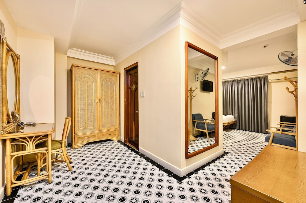 Spring House Hotel 4/64