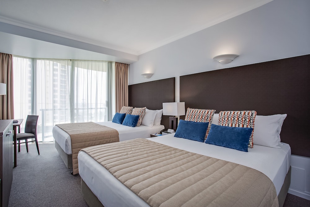 DELUXE, TWIN BEDS
