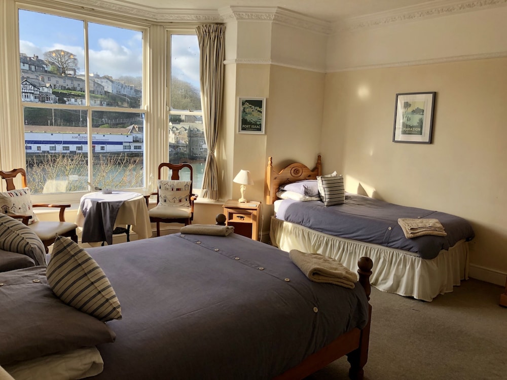 Bridgeside Guest House - B&B 10/34
