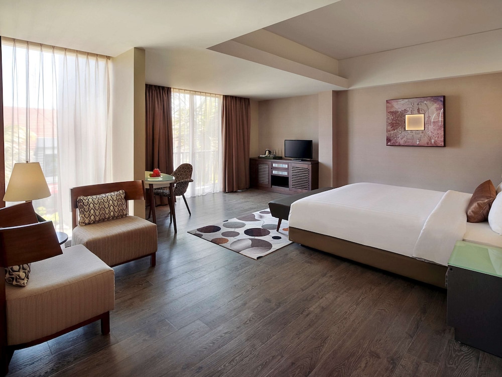 MERCURE BALI LEGIAN 33/75