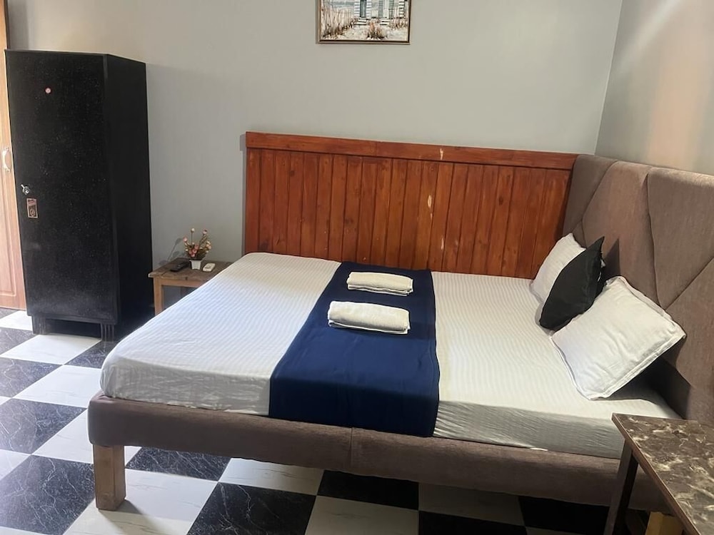 Casa Almeida Guest House 25/50