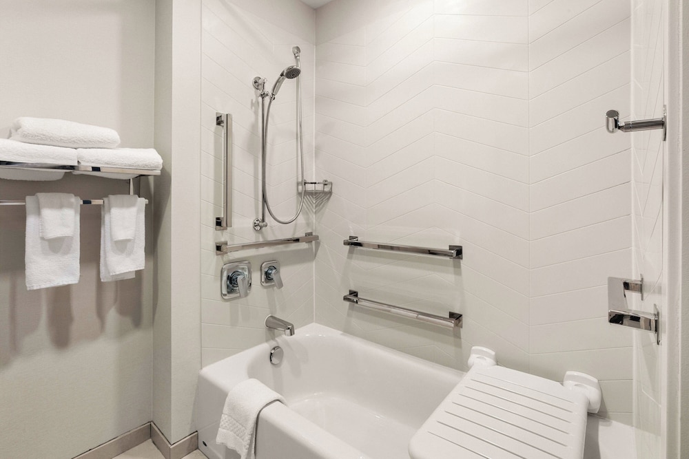 Room, King Bed, Accessible, Fairfield Inn & Suites by Marriott Seattle Downtown/Seattle Center 4/5