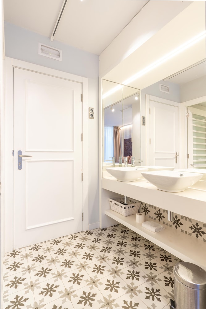 Serennia Fira Gran Via Exclusive Rooms 44/47