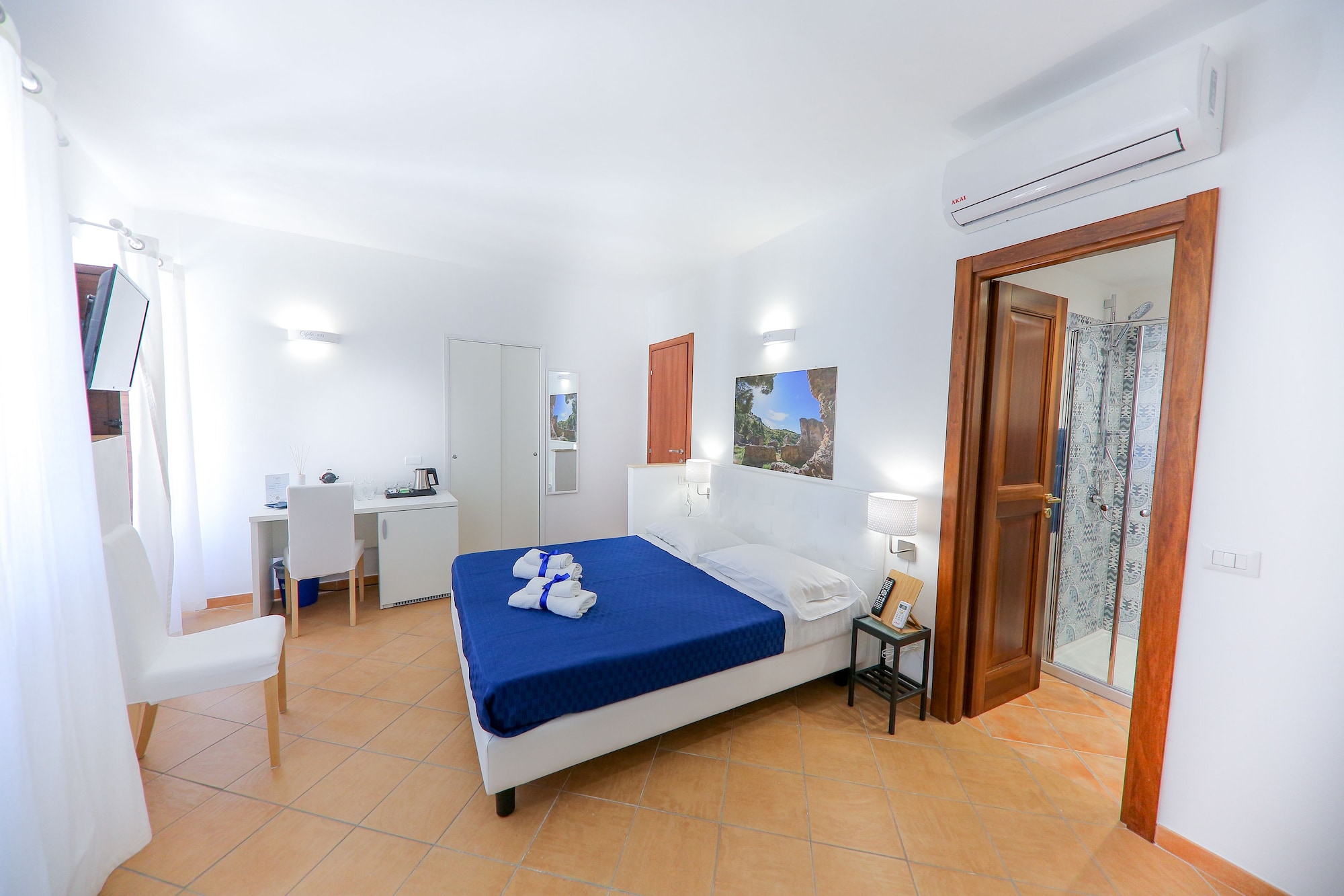 ROOM, TRIPLE, SEA VIEW