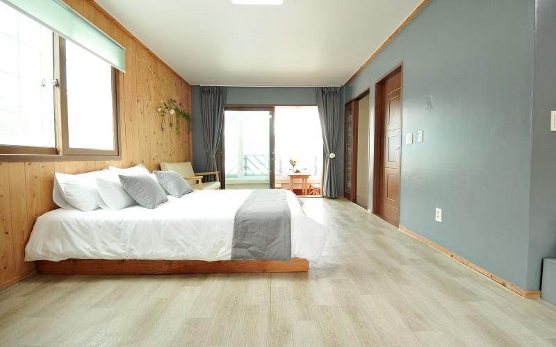 Tongyeong Happy Sea Pension 6/22