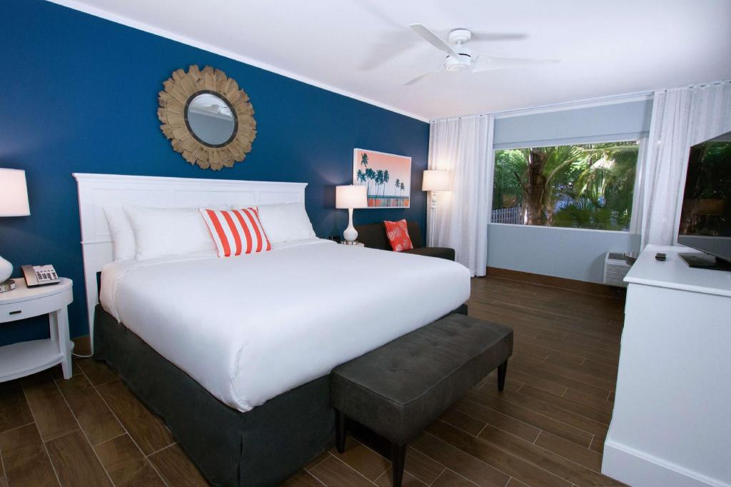 Room, King Bed, Resort View، Banana Bay Resort and Marina 2/10