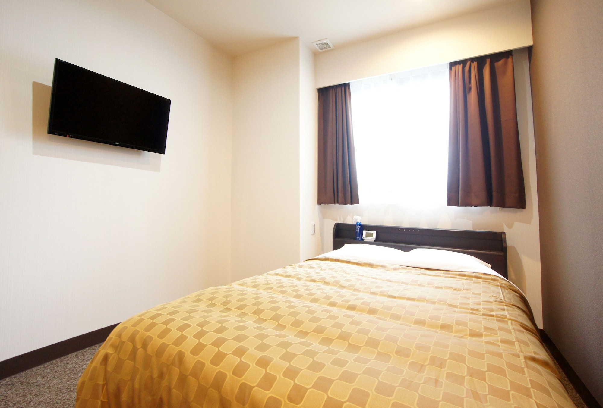 ROOM, DOUBLE BED