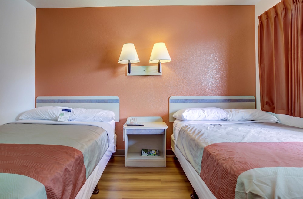 Motel6 Grants Pass, OR 24/44
