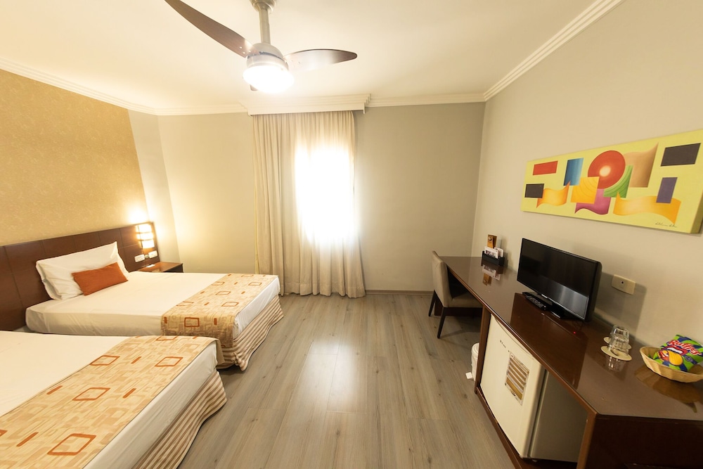 CLASS HOTEL GUAXUPE 9/50