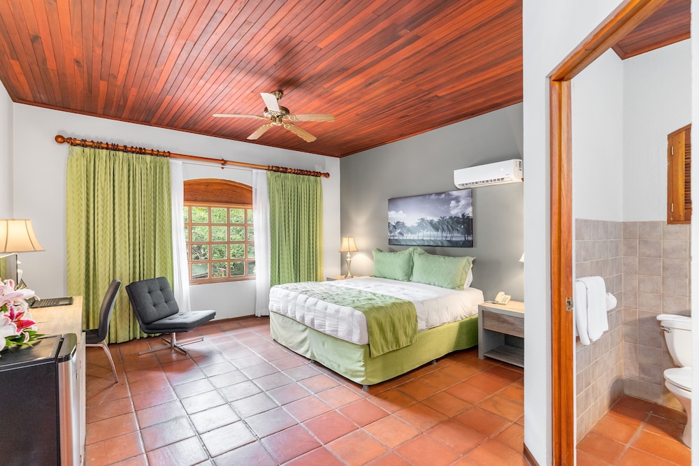 Villa Del Sueño 13/50