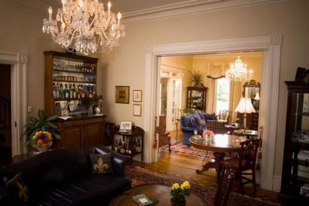 1842 Inn 49/74