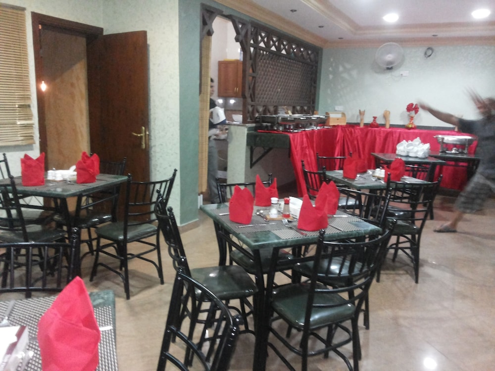 Al Qidra Hotel 16/24