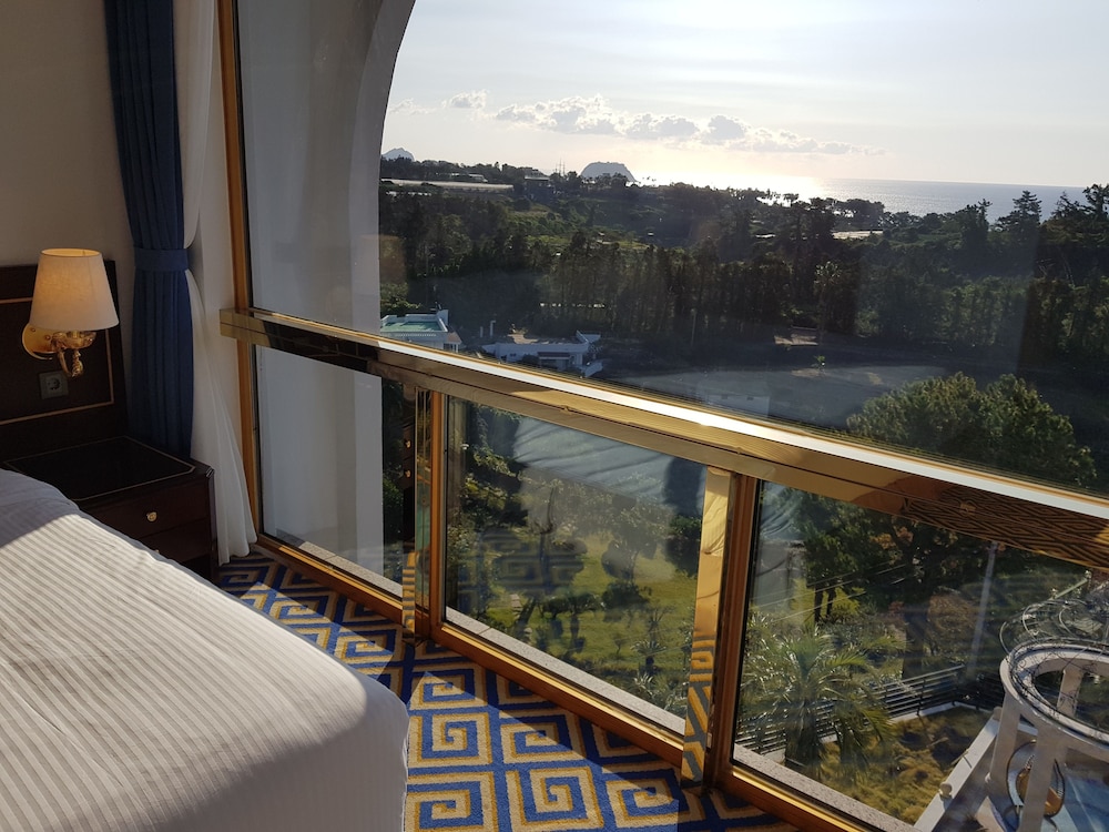 Goldone Hotel And Suites 42/72