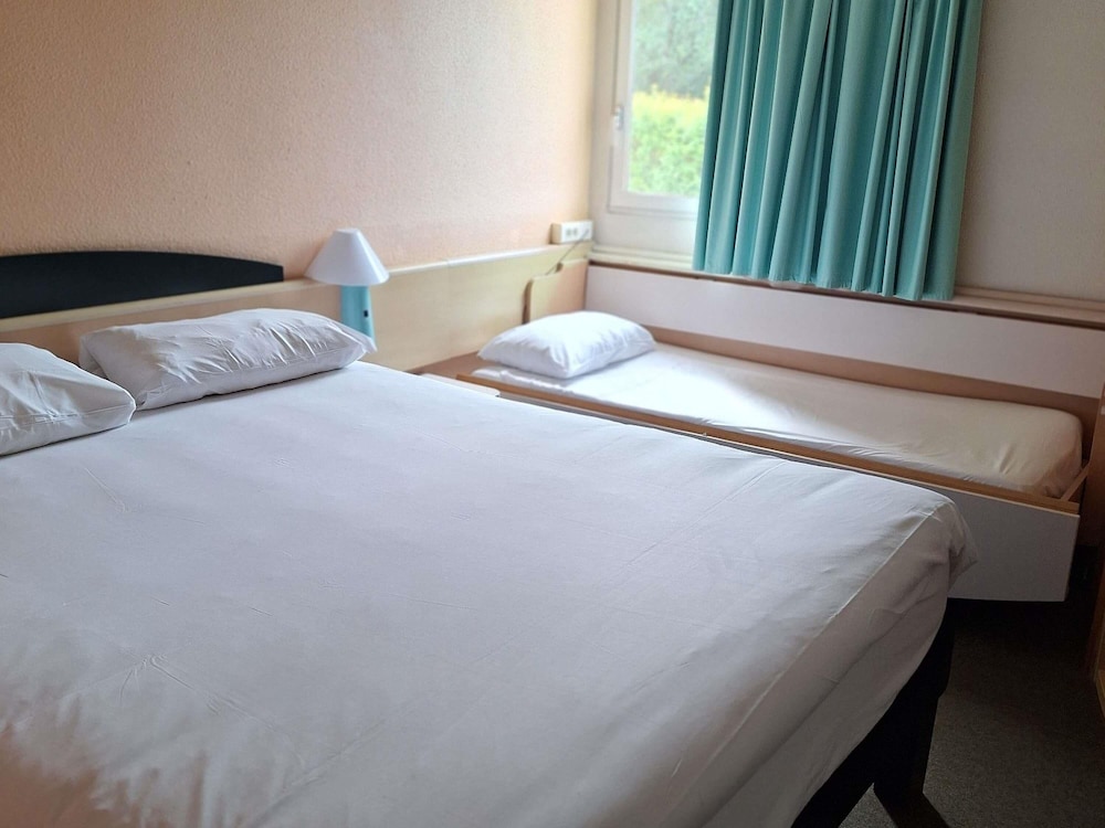 Ibis Setubal 18/48
