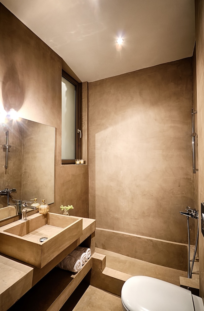 Euphoria Suites 35/41