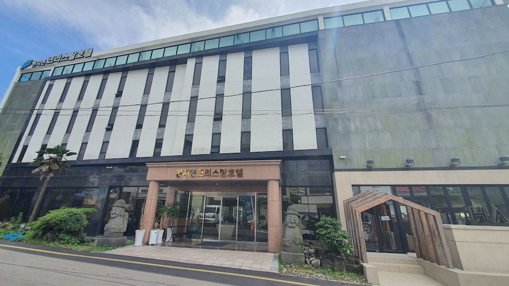 Cheonjiyeon Crystal Hotel 4/80