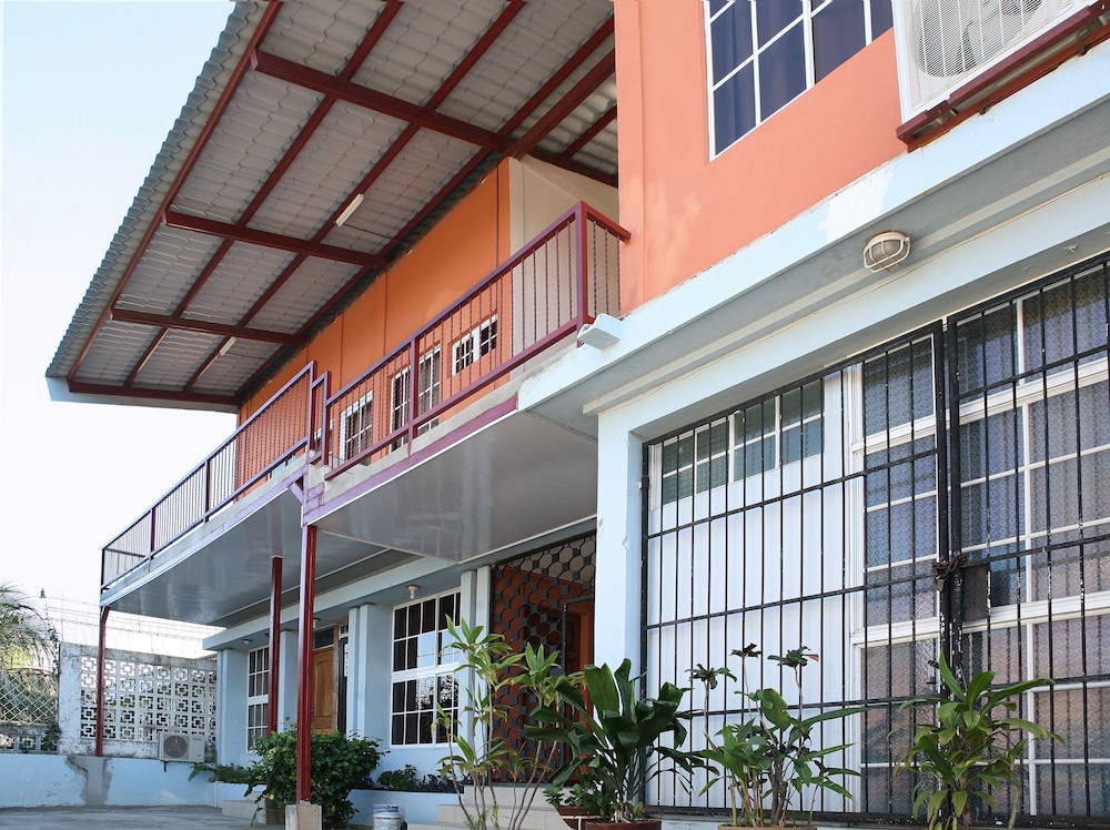 Hotel Valerie 2/46