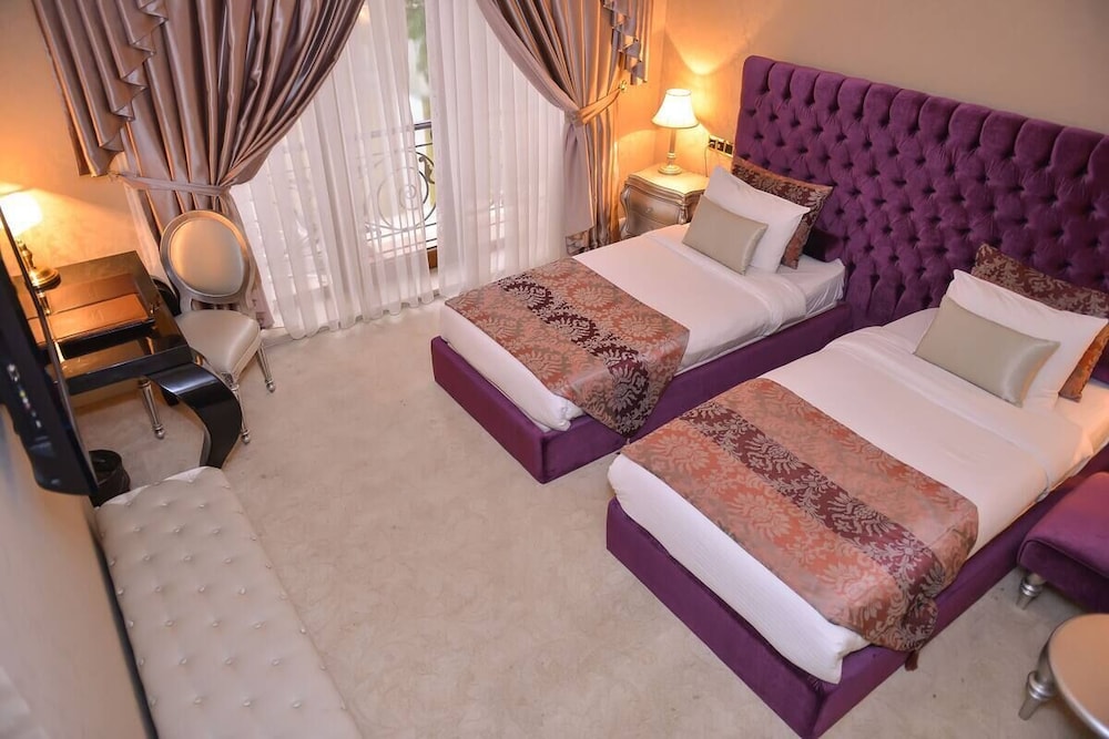 COMFORT, DOUBLE OR TWIN BED