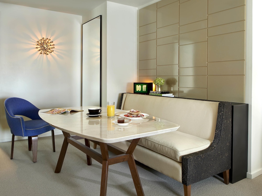 21C Museum Hotel Cincinnati 52/63