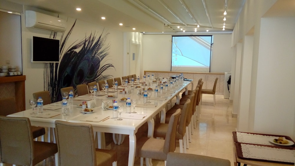 Wise Boutique Hotel & Spa 58/65