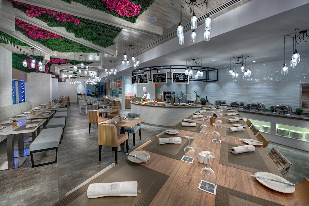 restaurant cafeteria