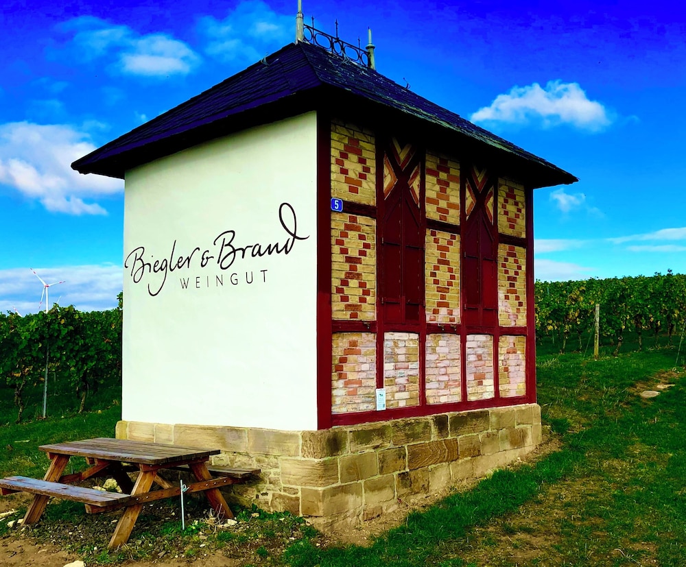 Weinhotel Kaisergarten 1/50