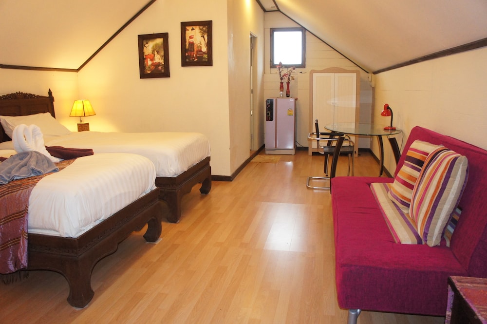 Phuket Gay Home Stay - Caters To Men 7/44
