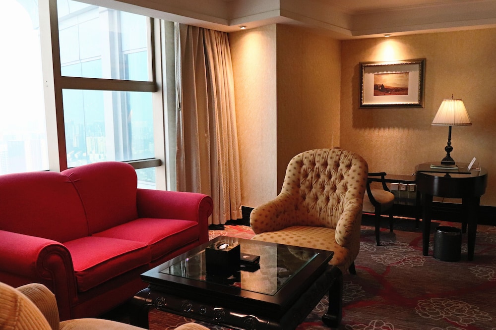 ROYAL MEDITERRANEAN HOTEL 33/47