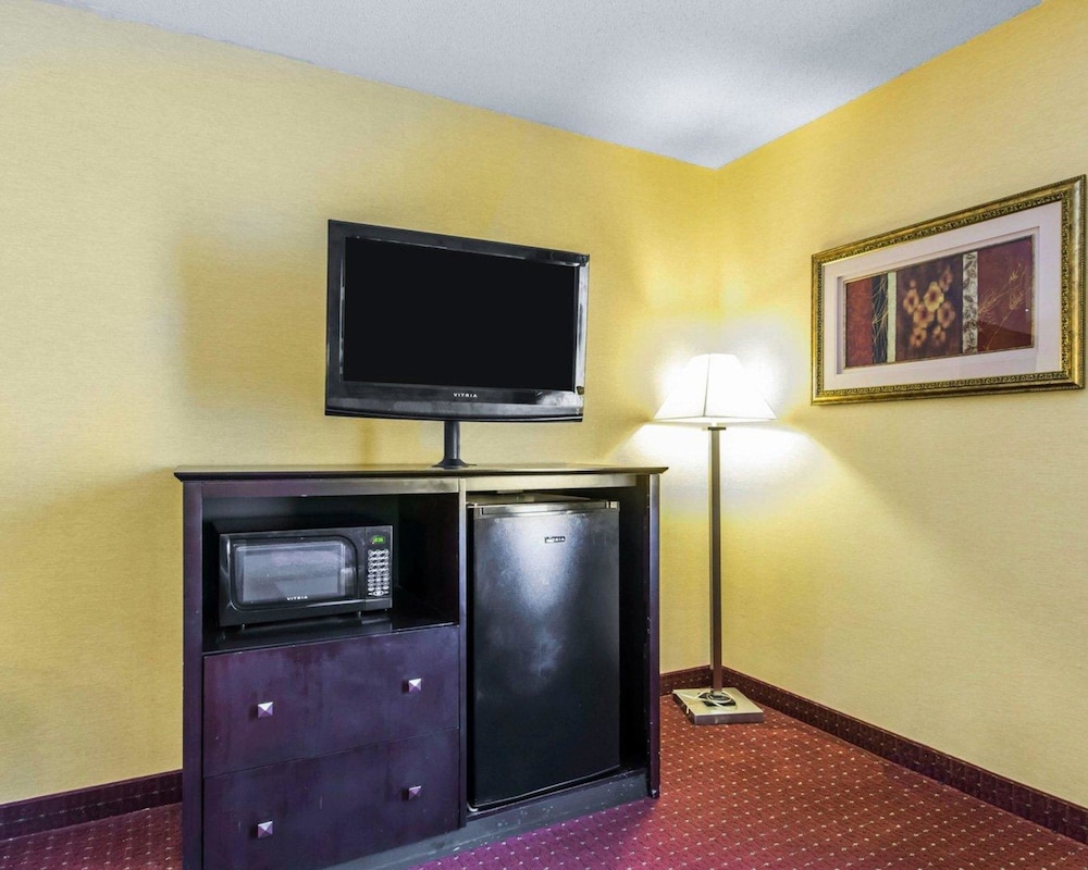 Quality Inn Dry Ridge KY 14/25