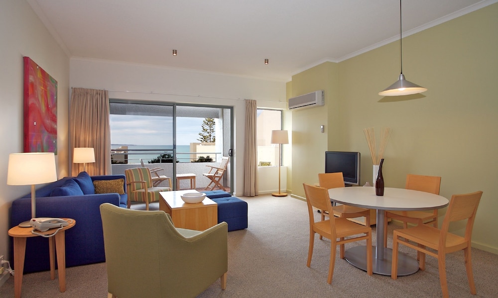 Cumberland Lorne Resort 48/59