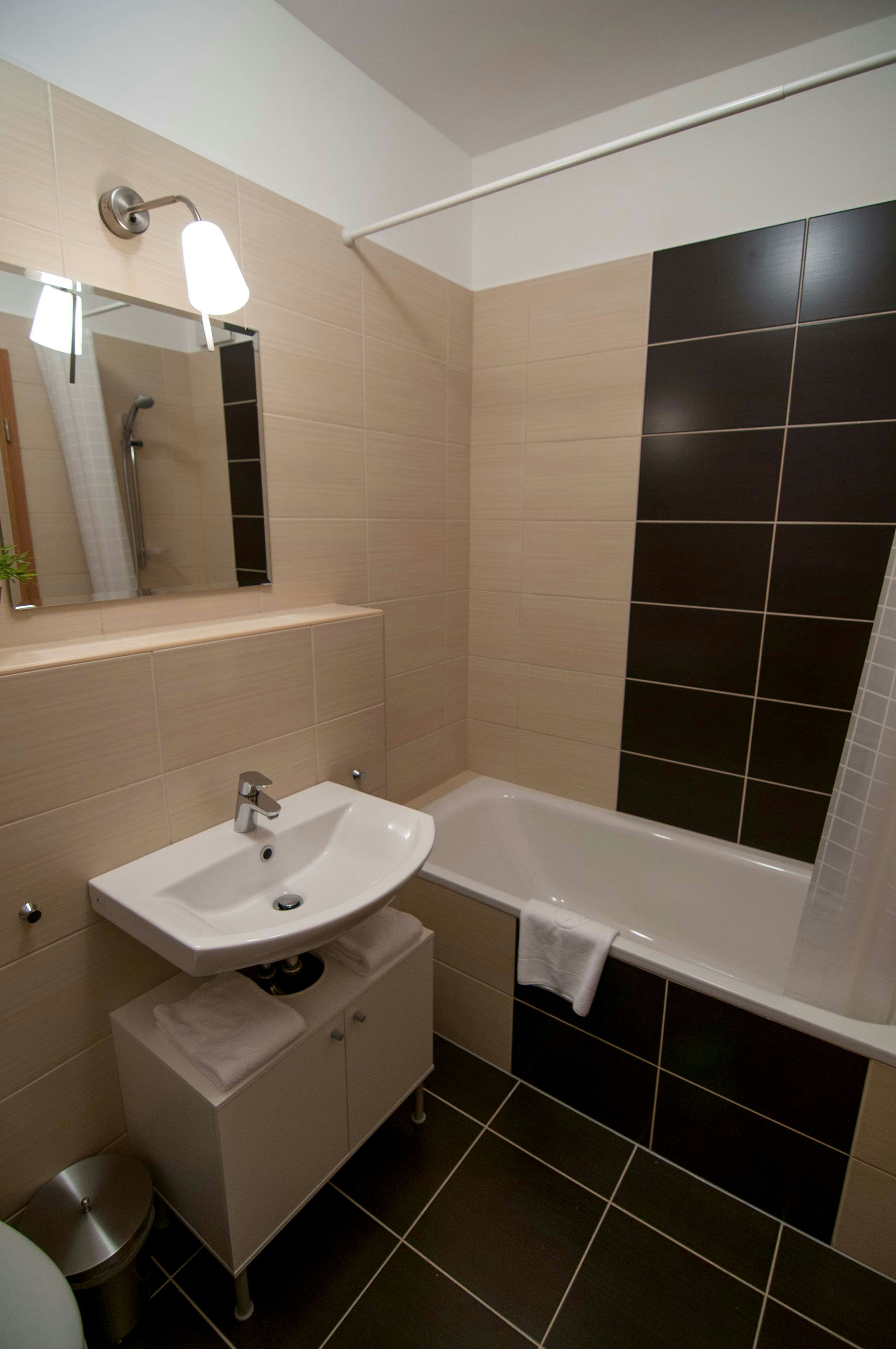 CORVIN CENTER SUITES 83/87