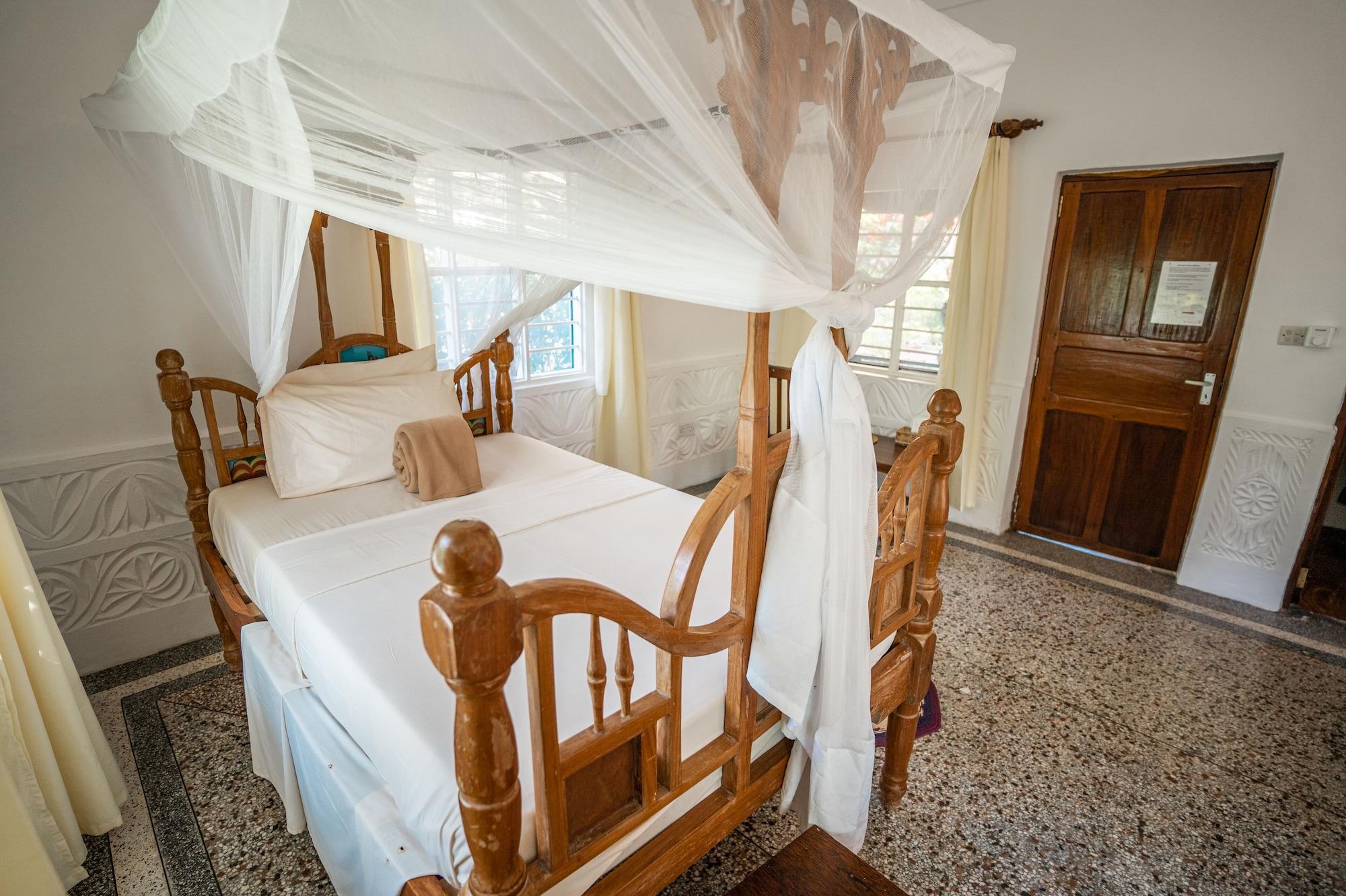 Room, Garden View, Pongwe Beach Hotel 2/5