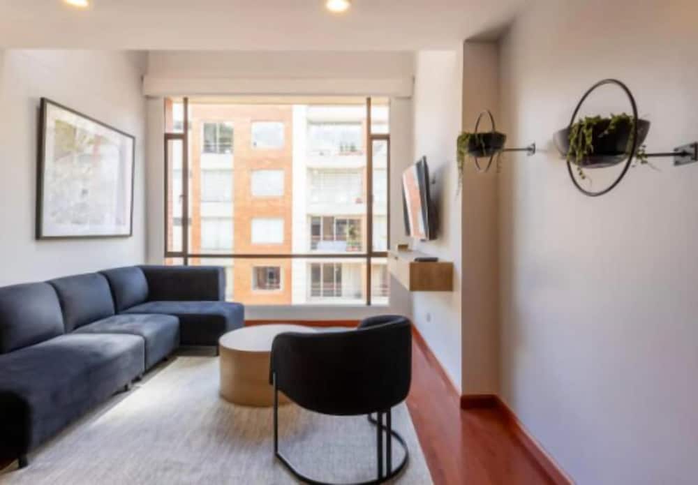 Cora 96 Street Suites and Apartments 29/50