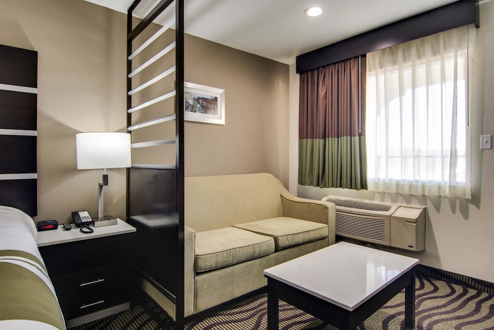 Quality Inn & Suites Athens University Area 46/57