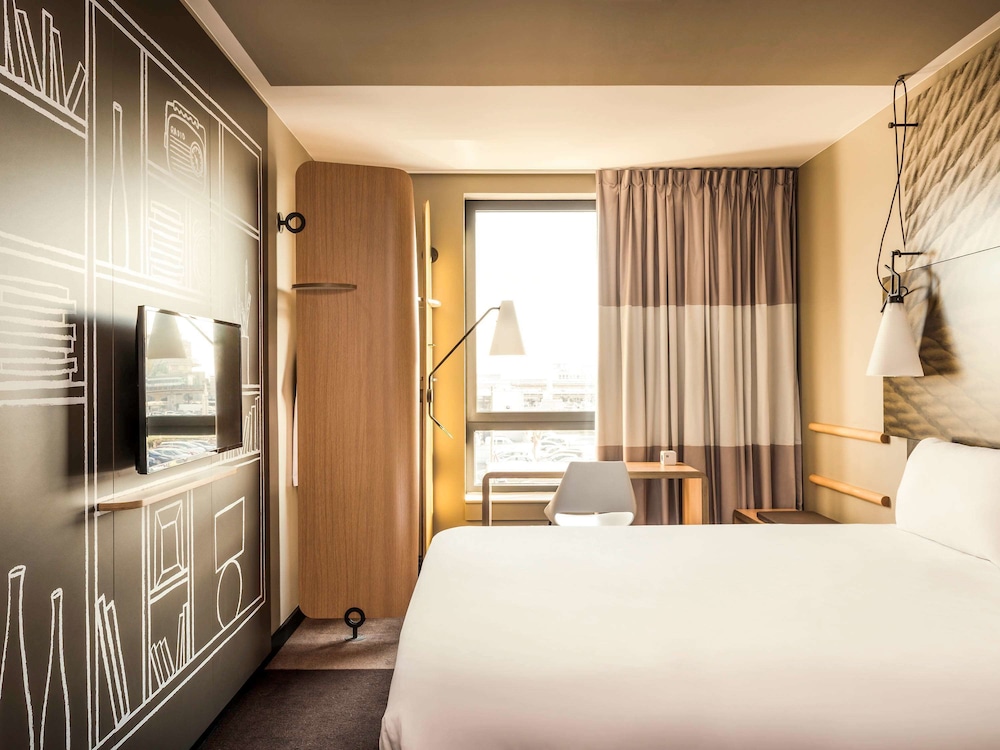 Ibis Paris Coeur d Orly Airport Hotel 23/66