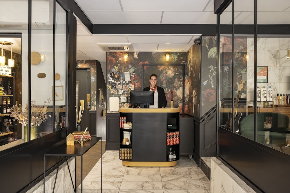 lobby