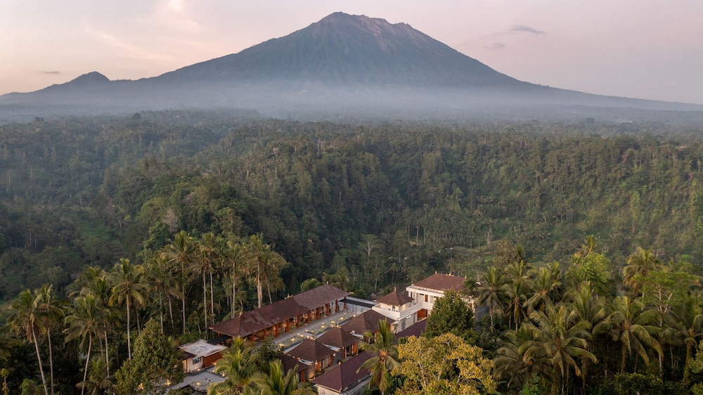 Tapa Agung View 39/50