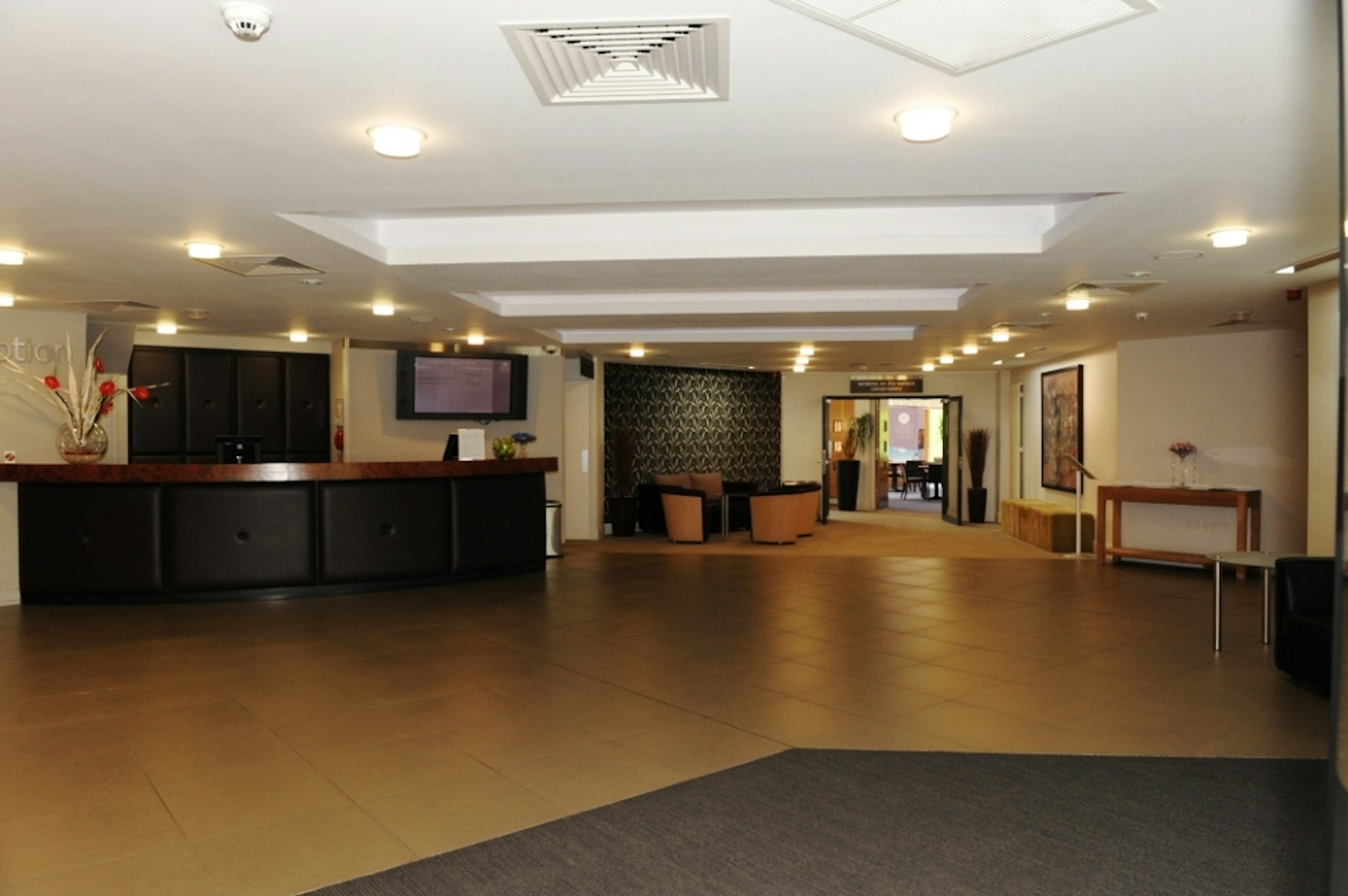 Stirling Court Hotel 8/63