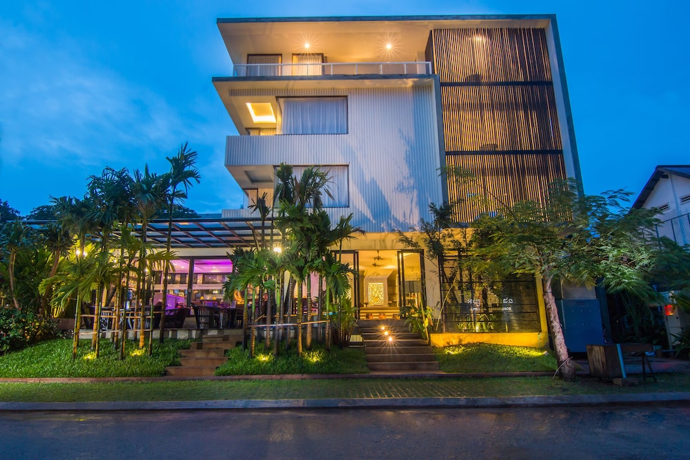Apsara Residence Hotel 2/72
