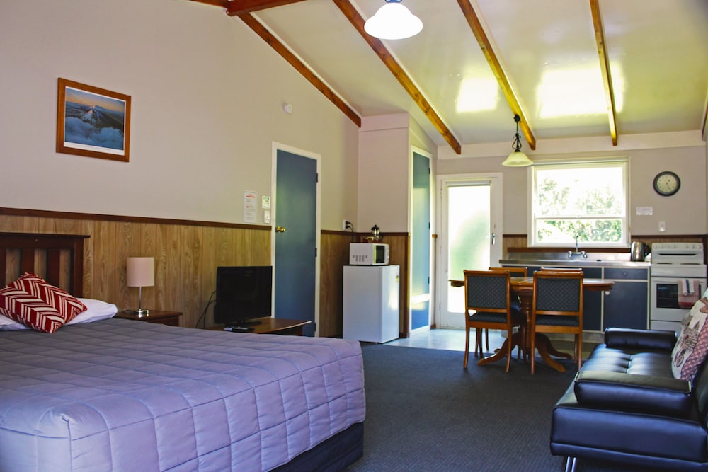 Fairy Springs Motel 17/59