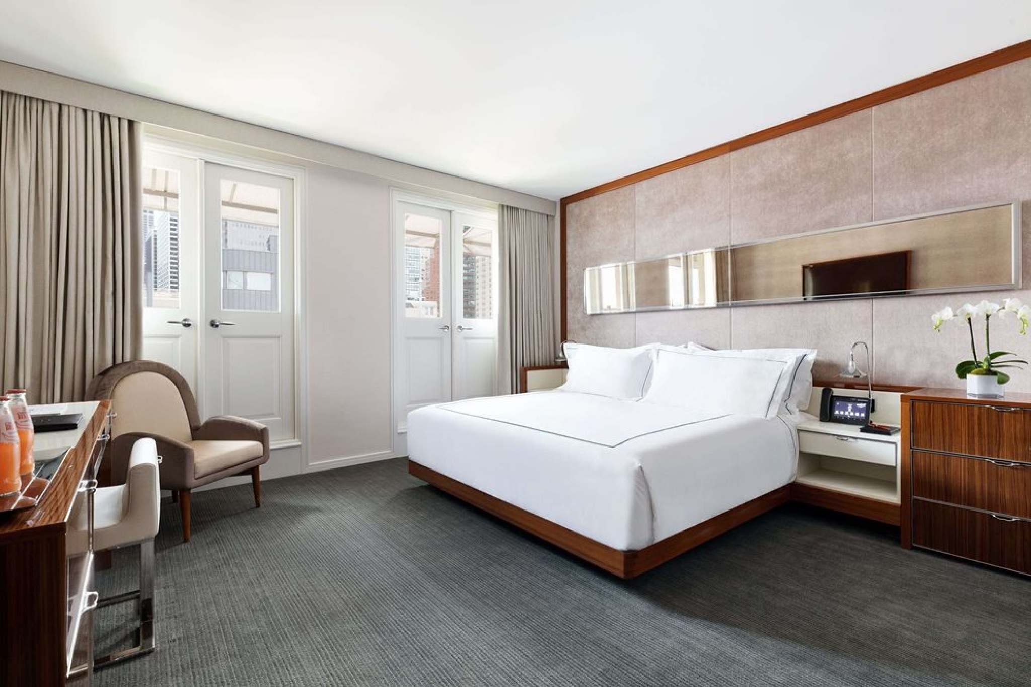 غرفة بسرير كينج بشرفة، 33 Hotel, New York City, Seaport 2/3