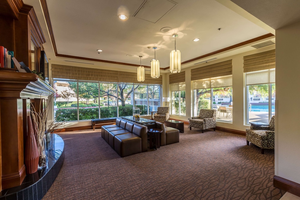 Hilton Garden Inn Fairfield 43/80