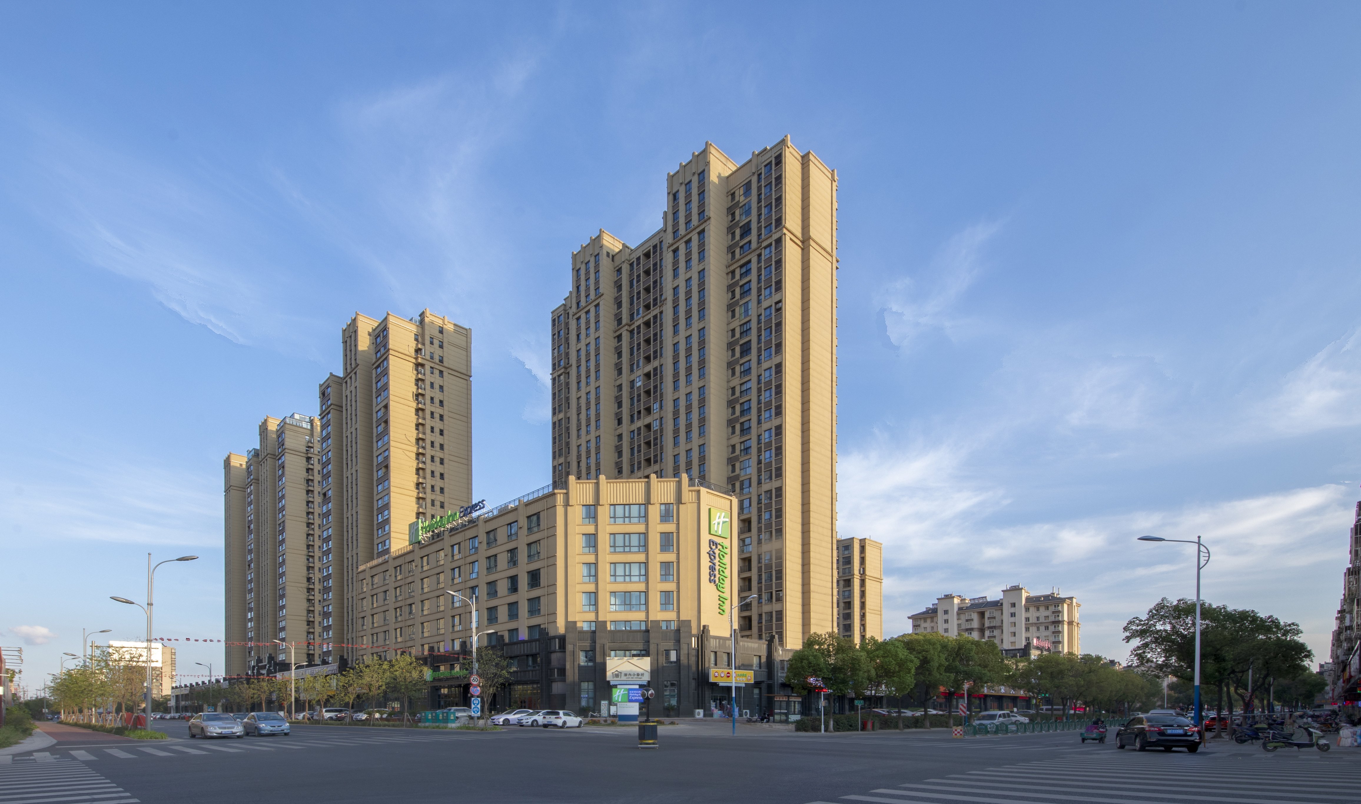 HOLIDAY INN EXPRESS ZHANGJIAGANG EAST 28/31